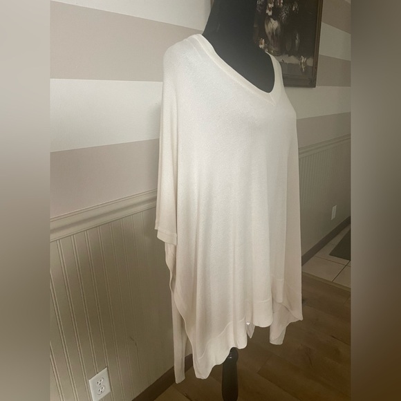 Ann Taylor Cream Knit Poncho - Picture 10 of 11